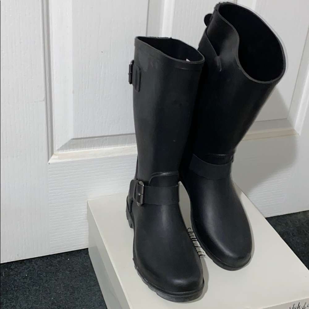 Rain boots